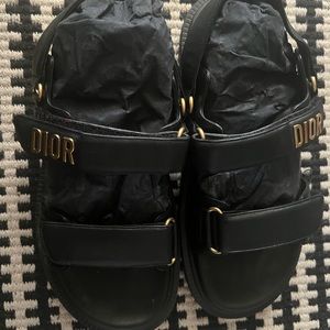 DIORACT SANDAL EUC worn once Authentic comes with dust bag and original box